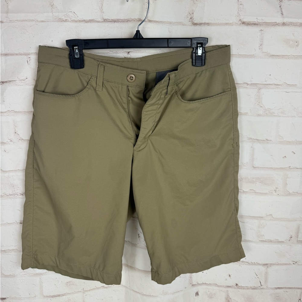 Under Armor Golf Shorts 32